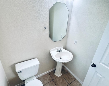 408 Yucca House Dr - Photo Thumbnail 20