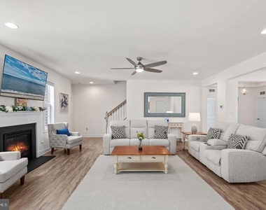 26178 E Old Gate Drive - Photo Thumbnail 5