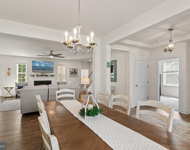 26178 E Old Gate Drive - Photo Thumbnail 12
