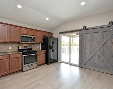 238 Wild Plum - Photo Thumbnail 8