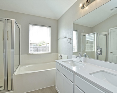 238 Wild Plum - Photo Thumbnail 12