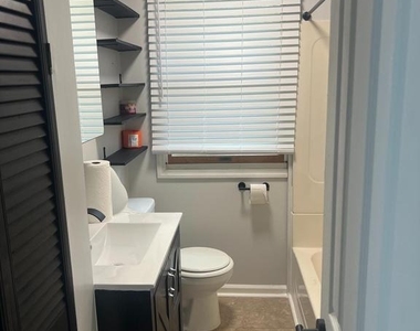 211 N Brownleaf Road - Photo Thumbnail 13