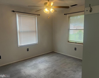 211 N Brownleaf Road - Photo Thumbnail 12