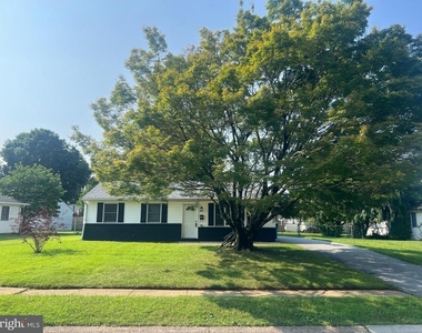 211 N Brownleaf Road - Photo Thumbnail 1
