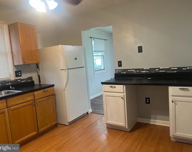211 N Brownleaf Road - Photo Thumbnail 9