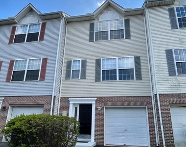 65 Highland Circle - Photo Thumbnail 1