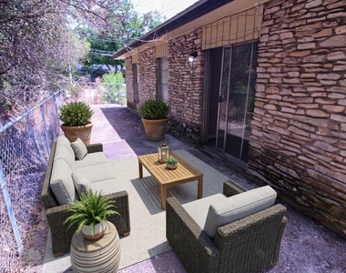 300 Franklin Blvd - Photo Thumbnail 7