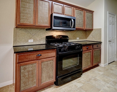 208 Wild Cat Dr - Photo Thumbnail 11