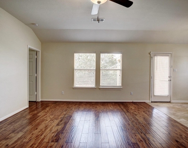208 Wild Cat Dr - Photo Thumbnail 6