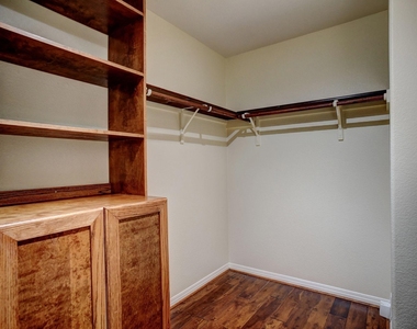 208 Wild Cat Dr - Photo Thumbnail 17