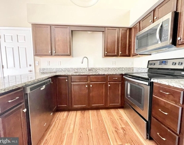 183 Stoney Drive - Photo Thumbnail 8