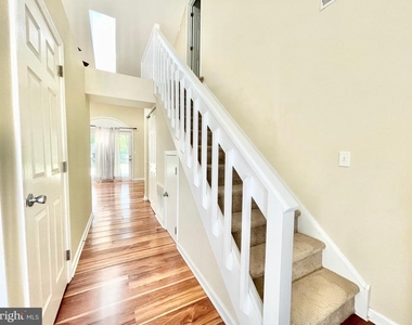 183 Stoney Drive - Photo Thumbnail 2
