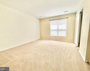 183 Stoney Drive - Photo Thumbnail 13