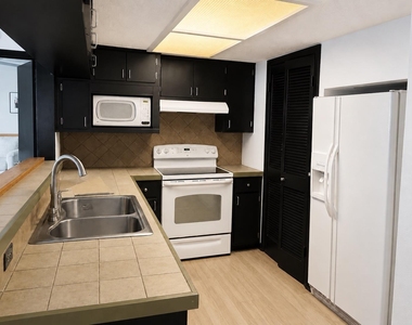 3215 W William Cannon Dr - Photo Thumbnail 11