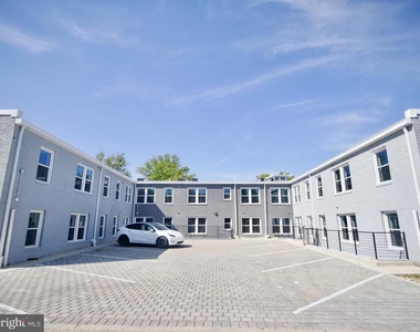 220 Hamilton Street Nw - Photo Thumbnail 8