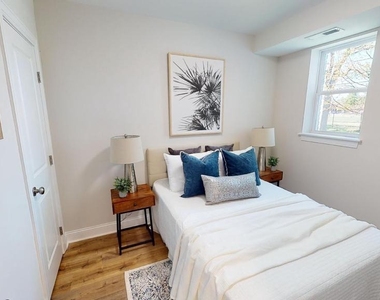220 Hamilton Street Nw - Photo Thumbnail 5
