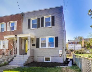 4609 Hillside Road Se - Photo Thumbnail 1