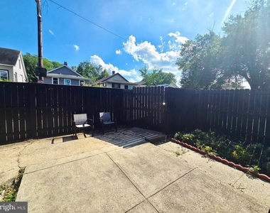 4013 Gault Place Ne - Photo Thumbnail 10