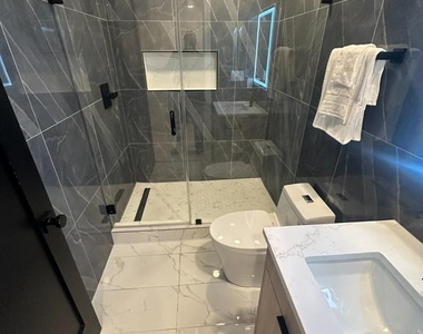 2305 Nicholson Street Se - Photo Thumbnail 10