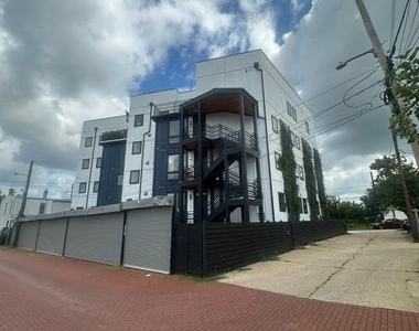 2305 Nicholson Street Se - Photo Thumbnail 4