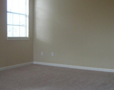 12704 Venice Ln - Photo Thumbnail 10