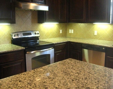 12704 Venice Ln - Photo Thumbnail 5