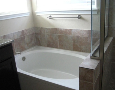 12704 Venice Ln - Photo Thumbnail 16