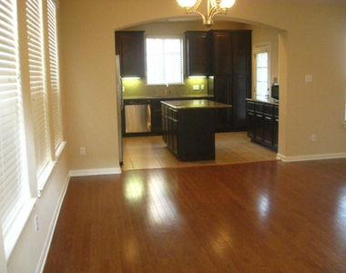 12704 Venice Ln - Photo Thumbnail 1