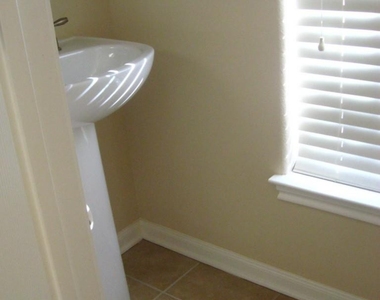 12704 Venice Ln - Photo Thumbnail 21