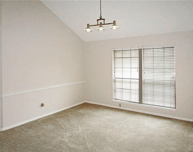 2124 Surrender Ave - Photo Thumbnail 5