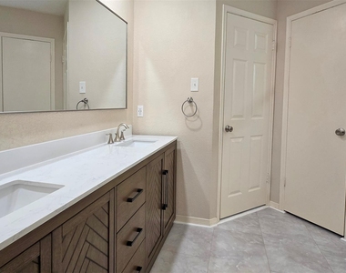 2124 Surrender Ave - Photo Thumbnail 11