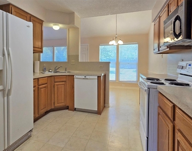 2124 Surrender Ave - Photo Thumbnail 7