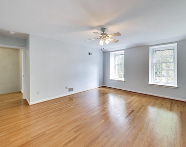 4736 Massachusetts Avenue Nw - Photo Thumbnail 17