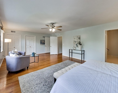 4736 Massachusetts Avenue Nw - Photo Thumbnail 15