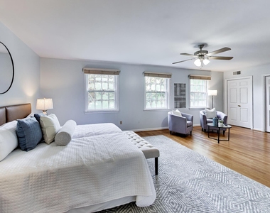 4736 Massachusetts Avenue Nw - Photo Thumbnail 12