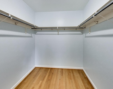 4736 Massachusetts Avenue Nw - Photo Thumbnail 14