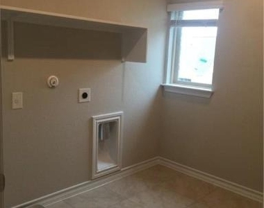 7307 Albany Dr - Photo Thumbnail 11
