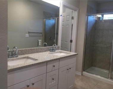 7307 Albany Dr - Photo Thumbnail 12