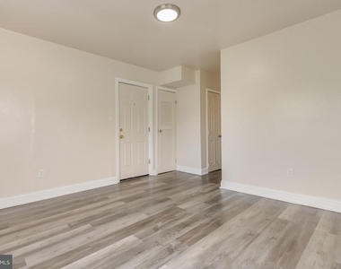 2816 Hartford Street Se - Photo Thumbnail 8