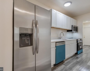 2816 Hartford Street Se - Photo Thumbnail 3