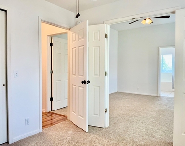 706 Stewart Dr - Photo Thumbnail 14