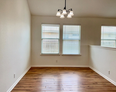 706 Stewart Dr - Photo Thumbnail 7