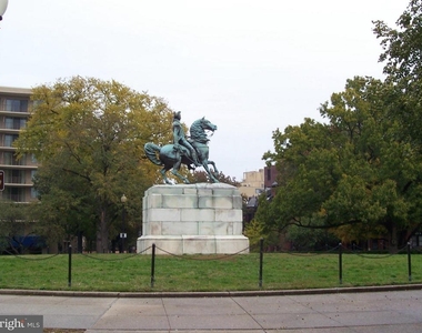 3 Washington Circle Nw - Photo Thumbnail 2