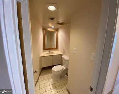 3 Washington Circle Nw - Photo Thumbnail 10