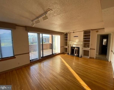 3 Washington Circle Nw - Photo Thumbnail 13
