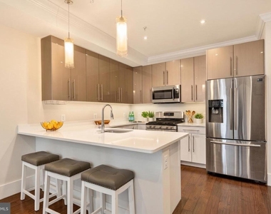 1711 D Street Se - Photo Thumbnail 4