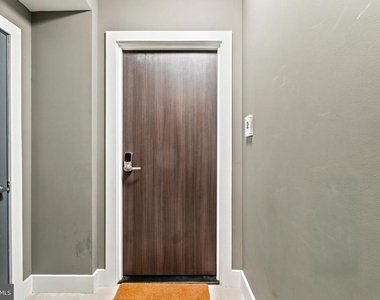 2618 University Place Nw - Photo Thumbnail 1