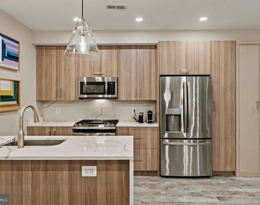 2618 University Place Nw - Photo Thumbnail 9