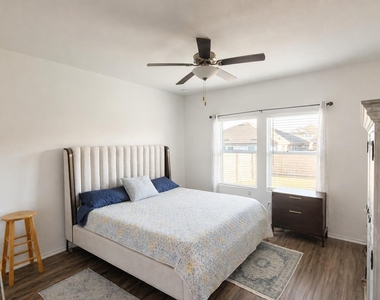 1732 Cobblecrest Ln - Photo Thumbnail 5