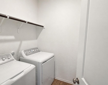 1732 Cobblecrest Ln - Photo Thumbnail 10